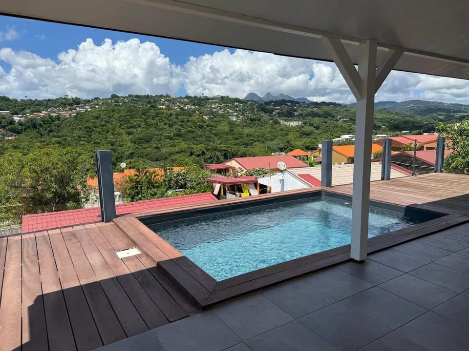 Villa avec piscine privée à Fort-de-France, 93 m² Villa in Fort-de-France