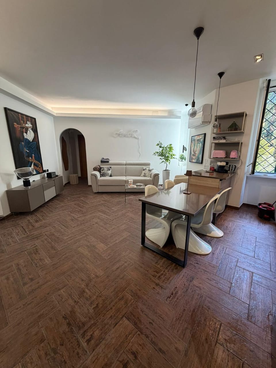 Living room, Dining area