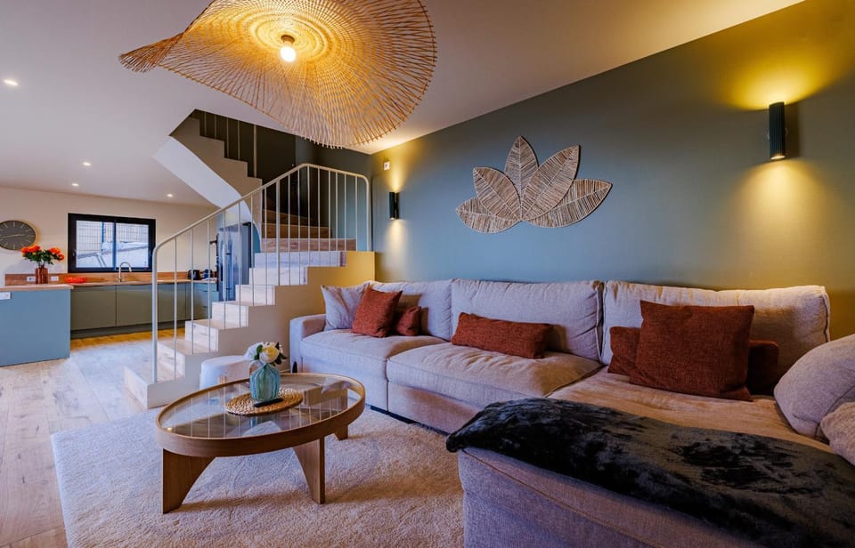 Communal lounge/ TV room, Living room