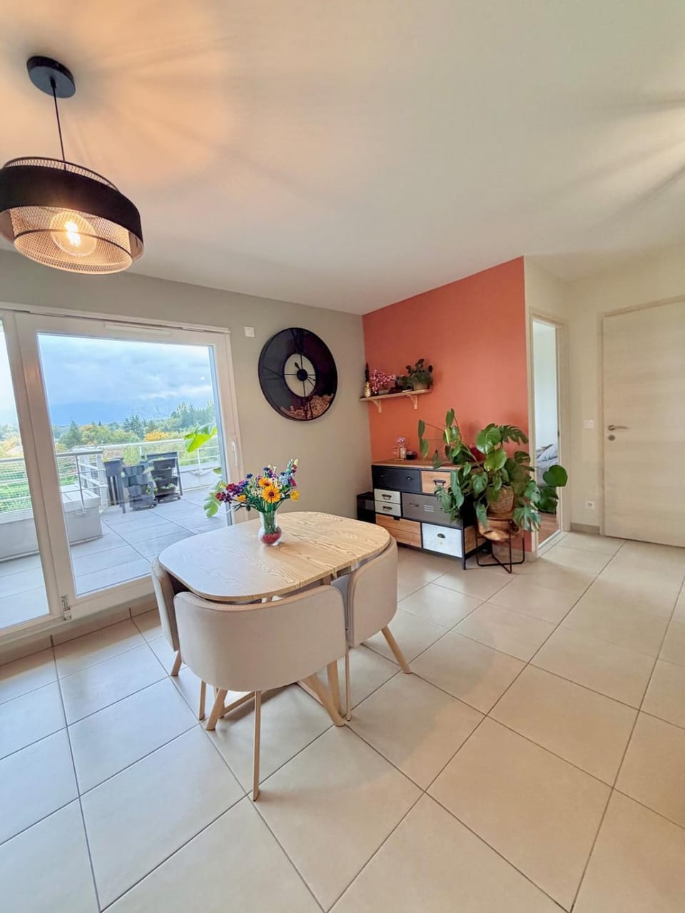 Appartement, terrasse, proche frontière Apartment in Canton of Geneva