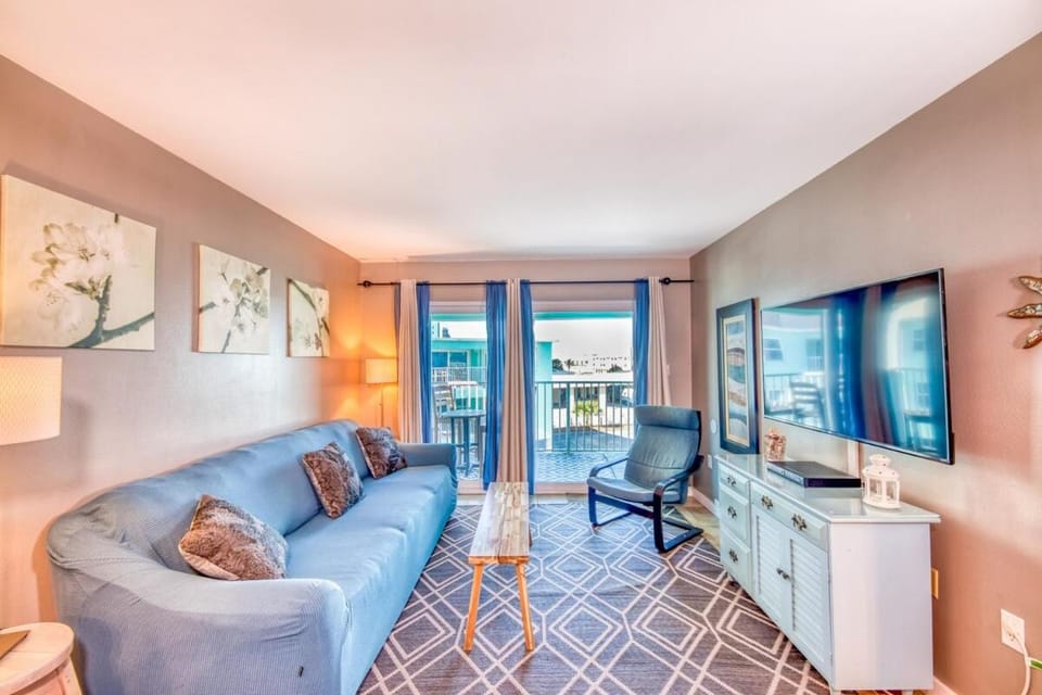 Gulf Shores Barefoot Bliss Apartment in West Beach