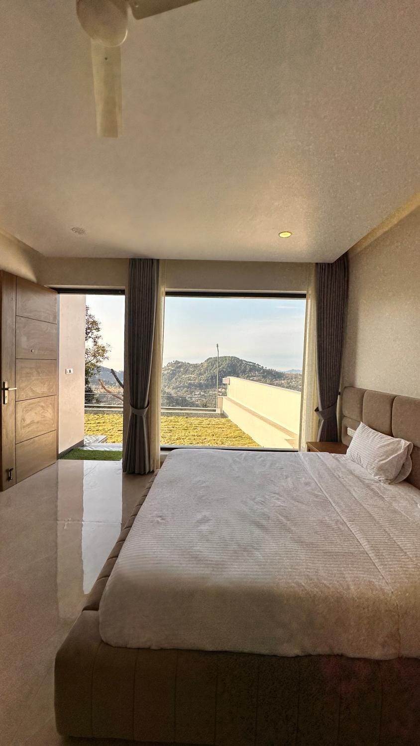 Bed, Bedroom, Mountain view