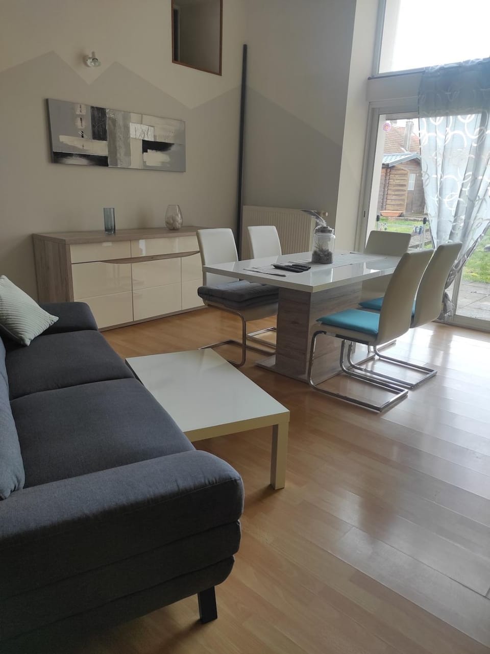 Living room, Seating area, Dining area