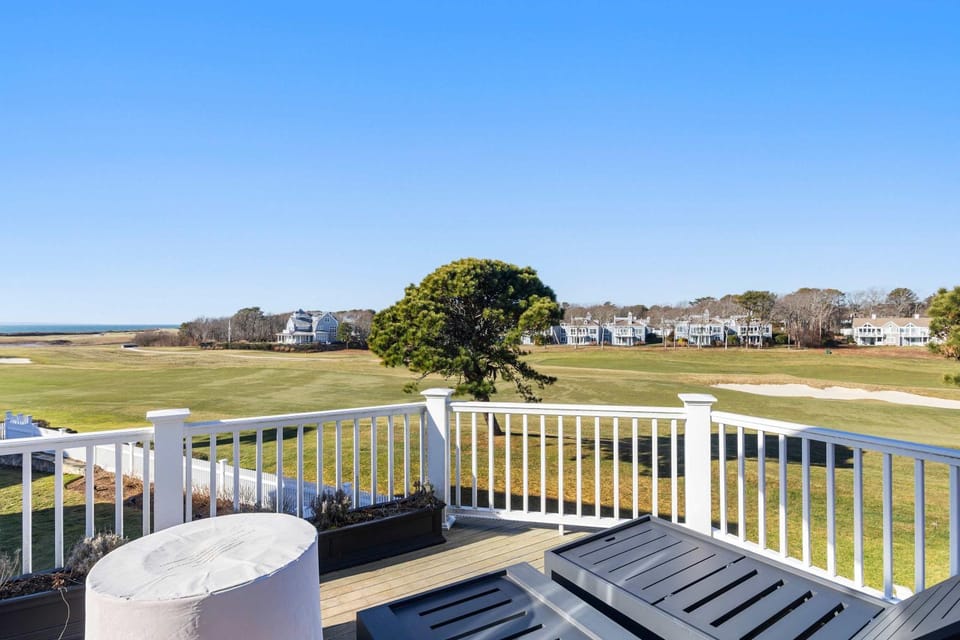 Luxury Retreat w Heated Pool Large Stone Patio House in New Seabury