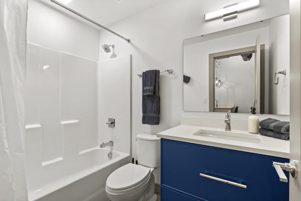 Brick & Bed Riverfront Lofts, T 305 Apartment in Saint Louis