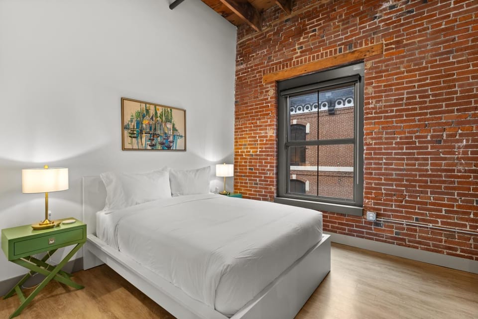 Brick & Bed Riverfront Lofts, T 305 Apartment in Saint Louis