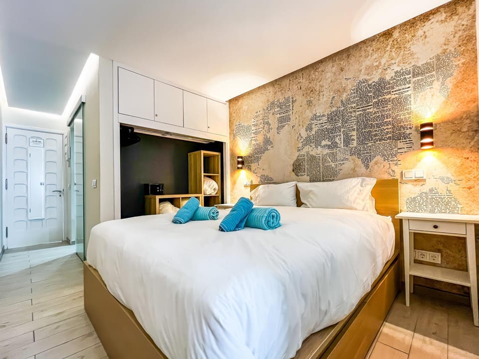 Bed, Photo of the whole room, Bedroom, towels, wardrobe
