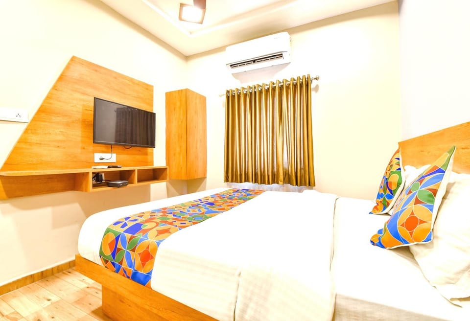 Bed, TV and multimedia, Bedroom, air conditioner