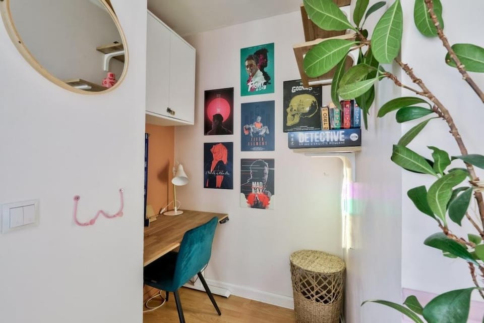 Stunning studio with terrace at the gates of Paris Apartment in Suresnes