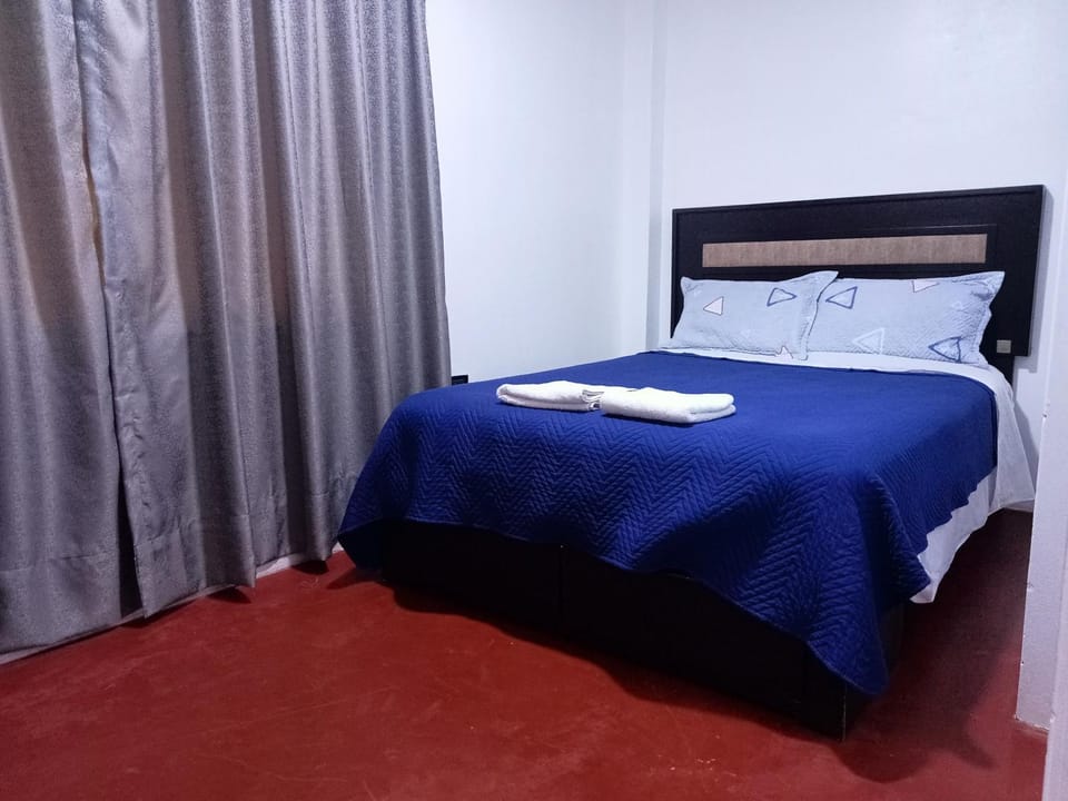 Photo of the whole room, Bedroom, towels