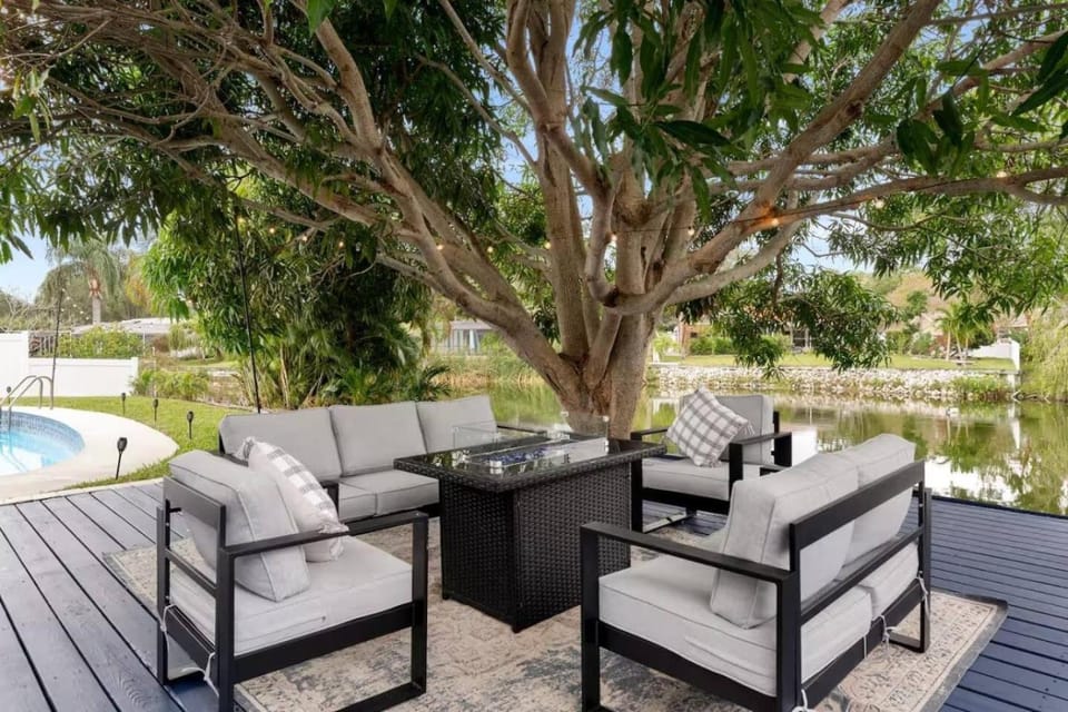 4 Bed Private Home with Pool, 7 Min to Beach and Golf House in Bay Pines