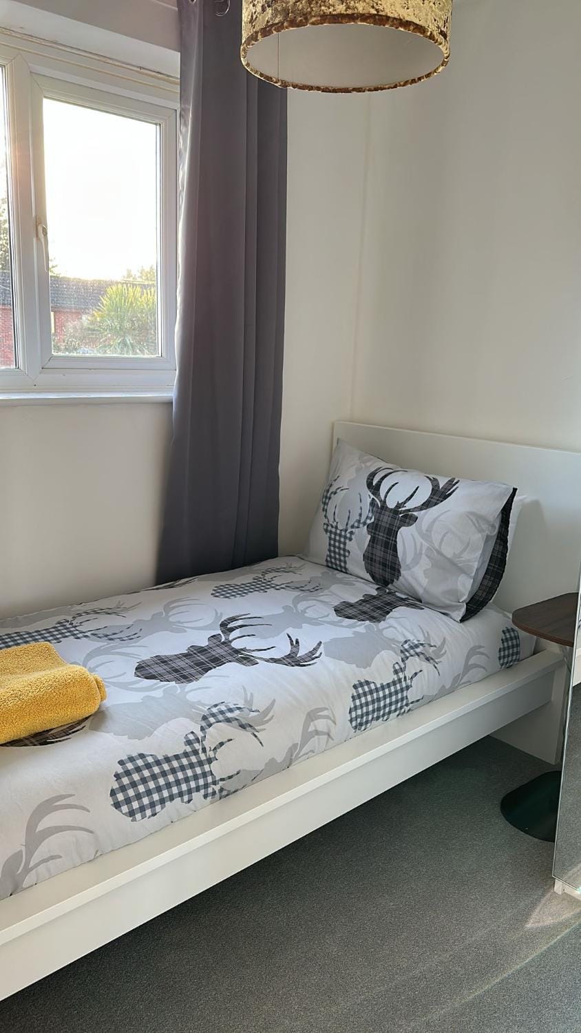 Bed, Bedroom