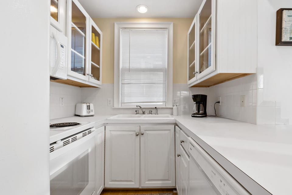 Beach Side Cottage in Narragansett House in Point Judith