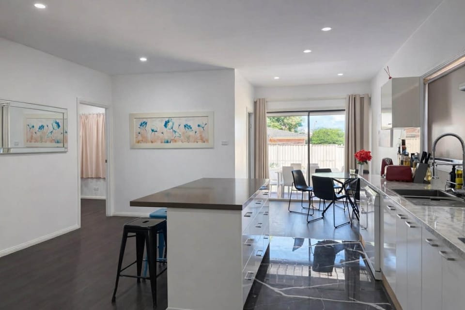 Spacious 4br free parking -ideal for work crews,family House in Central Coast