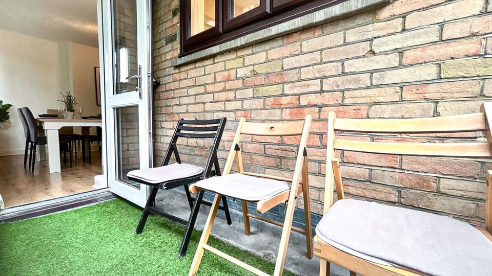 Balcony/Terrace, Living room, Seating area, Dining area