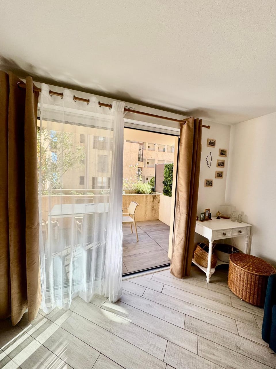 Balcony/Terrace, Living room