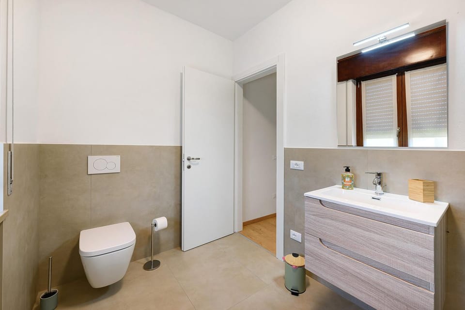 Bathroom, Living room