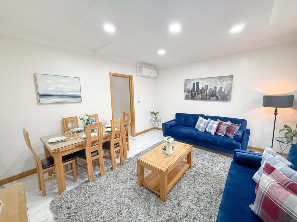 Property building, Living room, Decorative detail, Seating area, Dining area, flat iron, heating, air conditioner