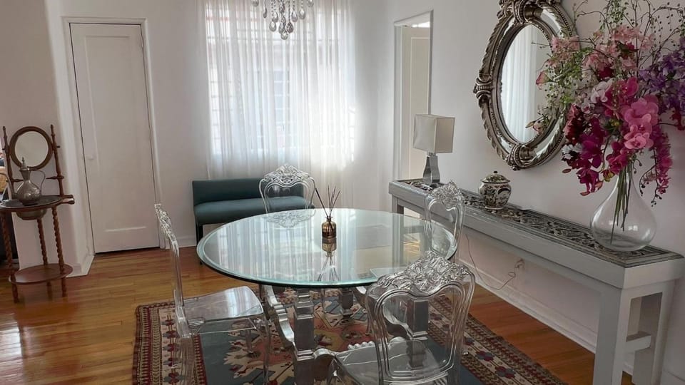 Seating area, Dining area