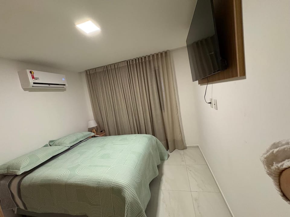 TV and multimedia, Photo of the whole room, Bedroom