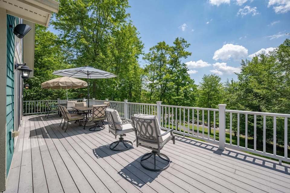 Mount LakeMore by Railey Vacations House in Deep Creek Lake