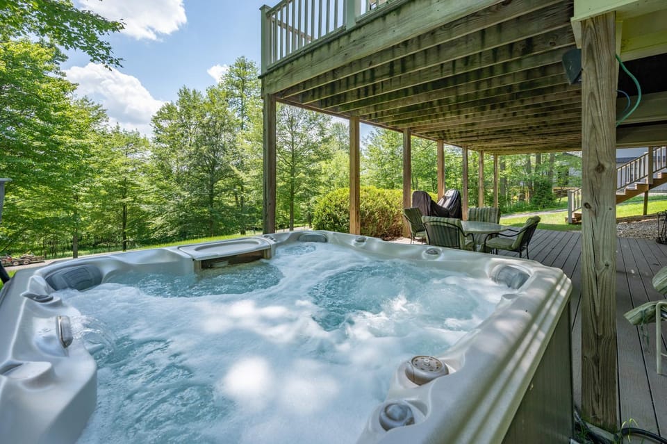Mount LakeMore by Railey Vacations House in Deep Creek Lake