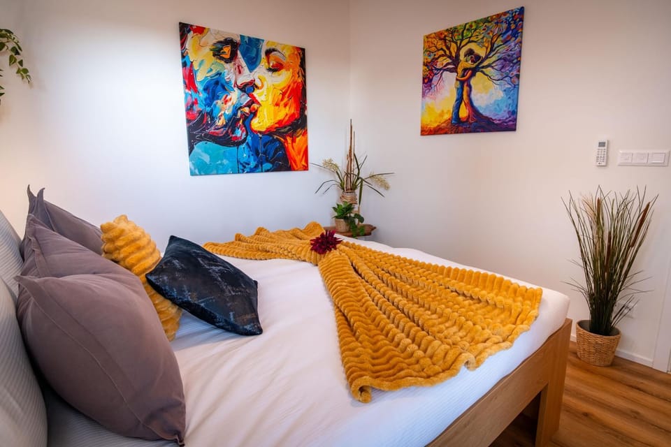 Bed, Bedroom