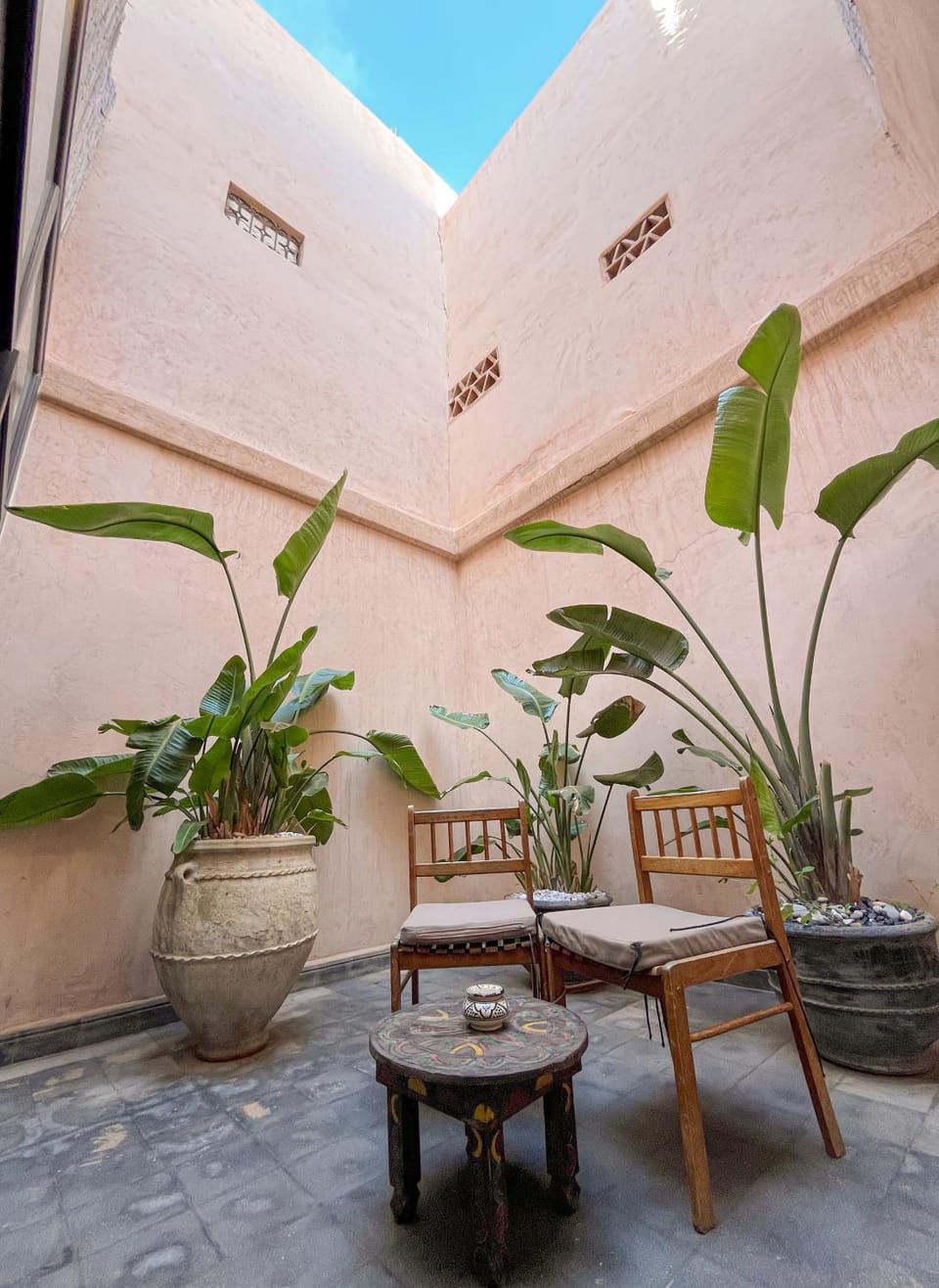 Patio, Day, Seating area