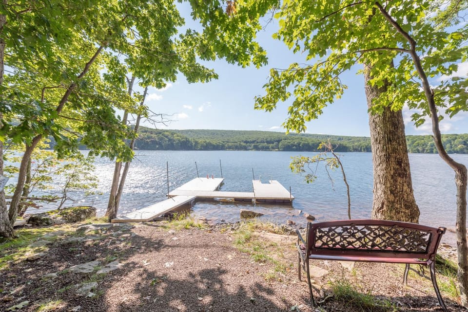 Majestic Lodge by Railey Vacations House in Deep Creek Lake