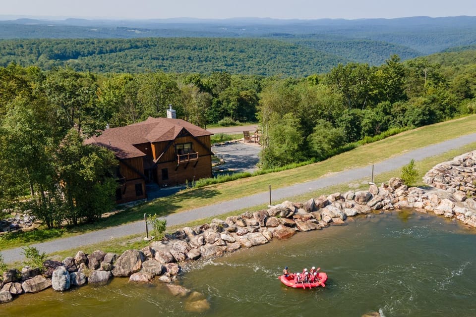 Paradiso Montano by Railey Vacations House in McHenry