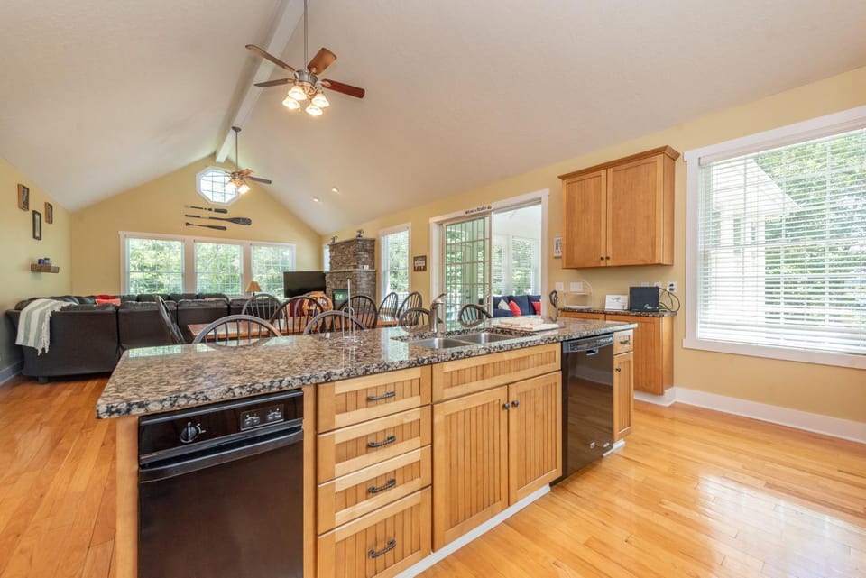 Paradise Retreat House in Deep Creek Lake