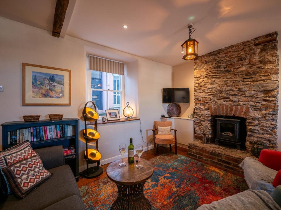 Historic Dartmouth Cottage with Parking and Views House in Dartmouth
