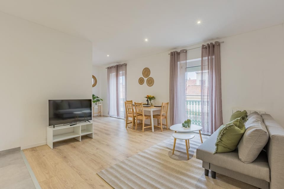 Communal lounge/ TV room, TV and multimedia, Living room