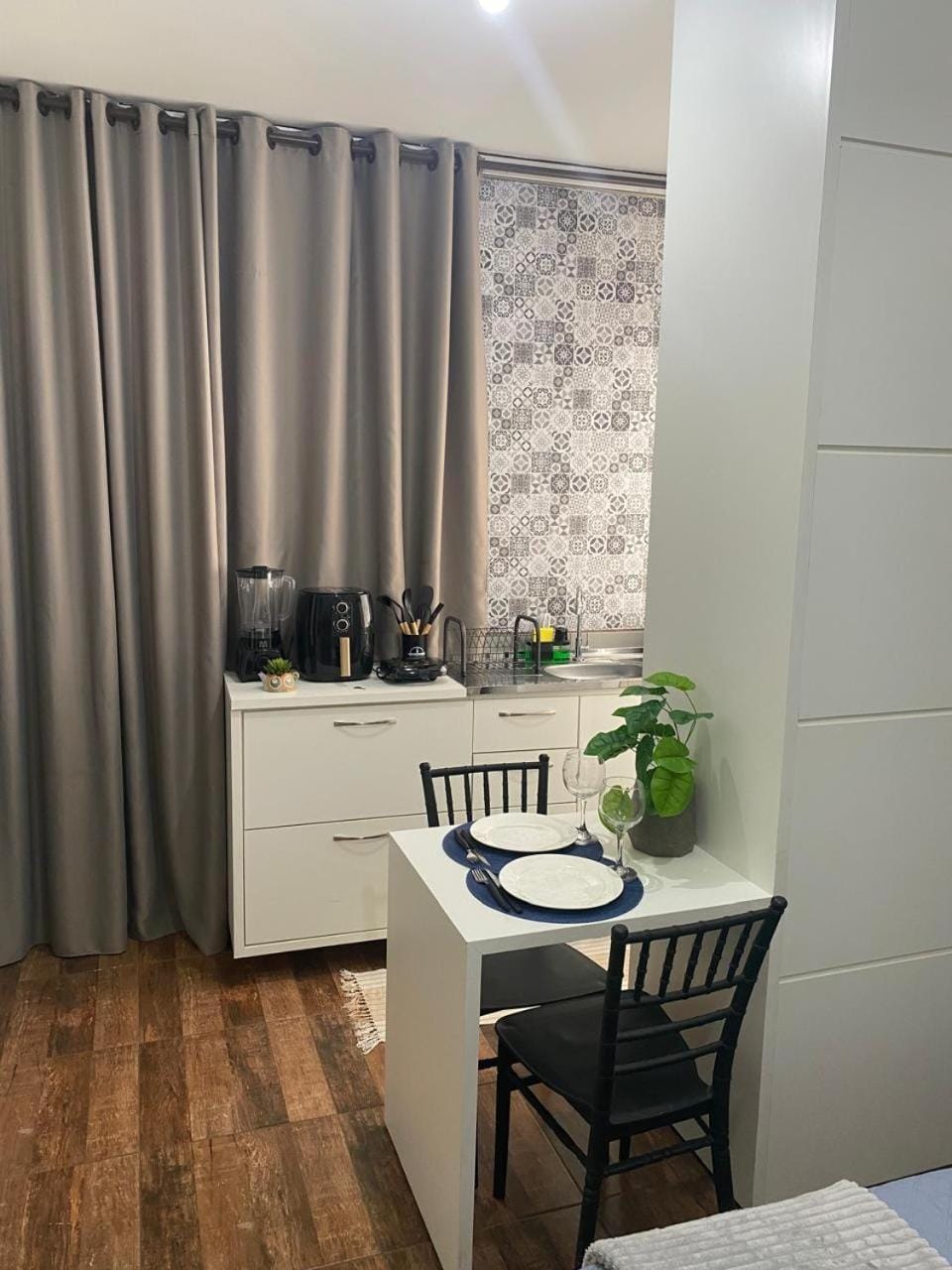 KIT 300- com Ar cond - 5 min do aeroporto, rodoviária e embaixadas Apartment in State of Goiás