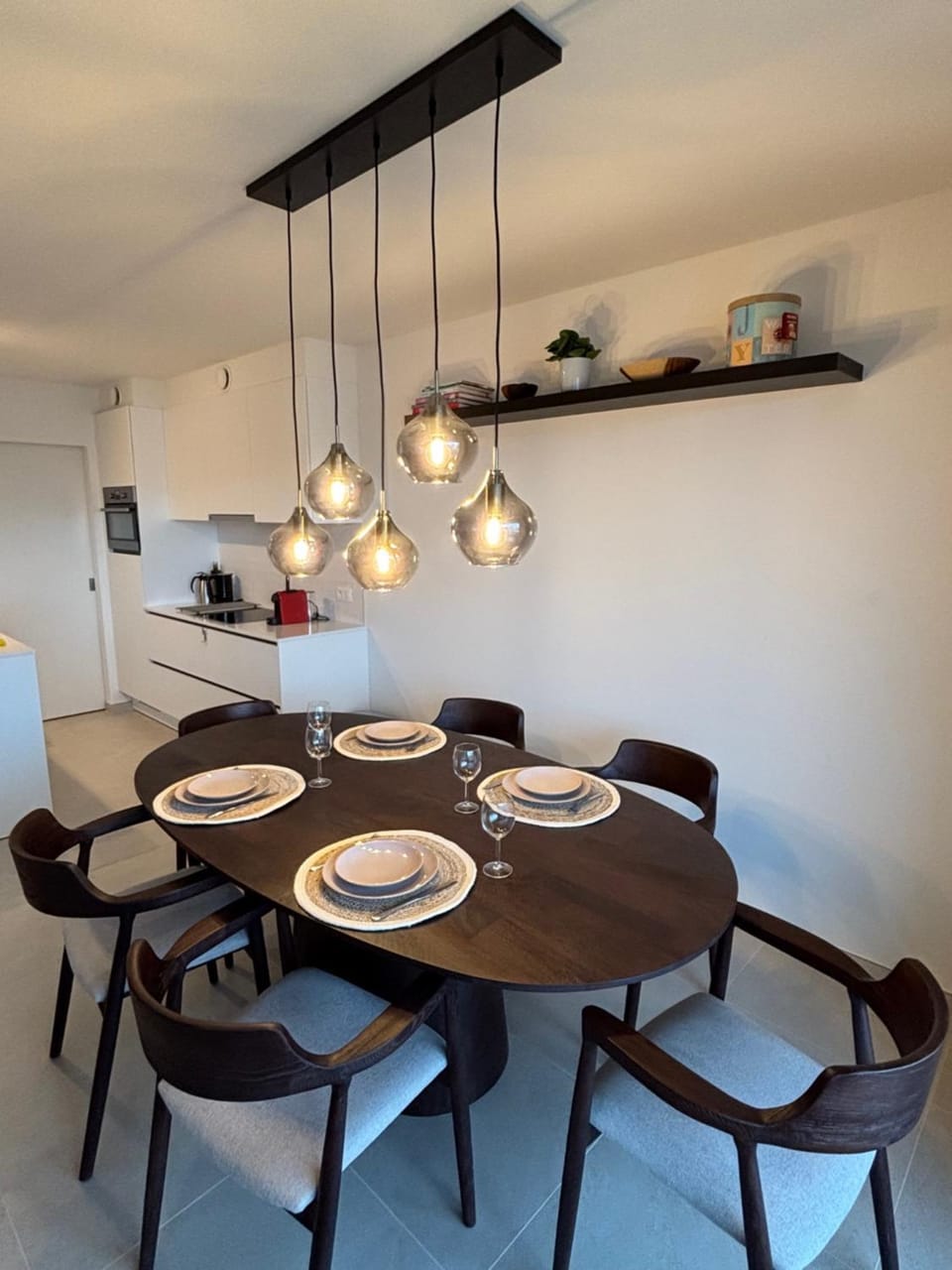 Kitchen or kitchenette, Dining area