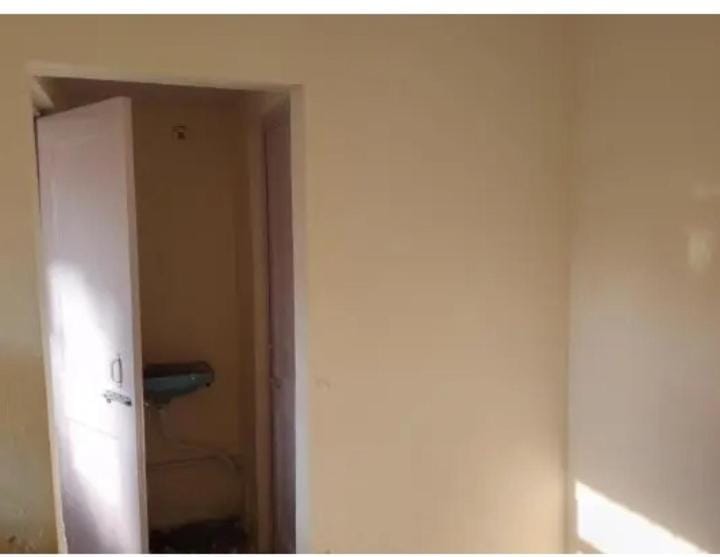 1Room with kitchen washroom and balcony avl for rent Apartment in Delhi