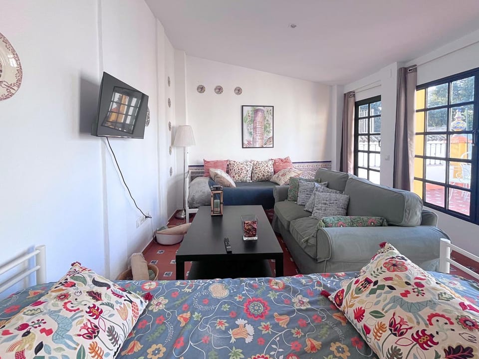 TV and multimedia, Living room, heating, air conditioner