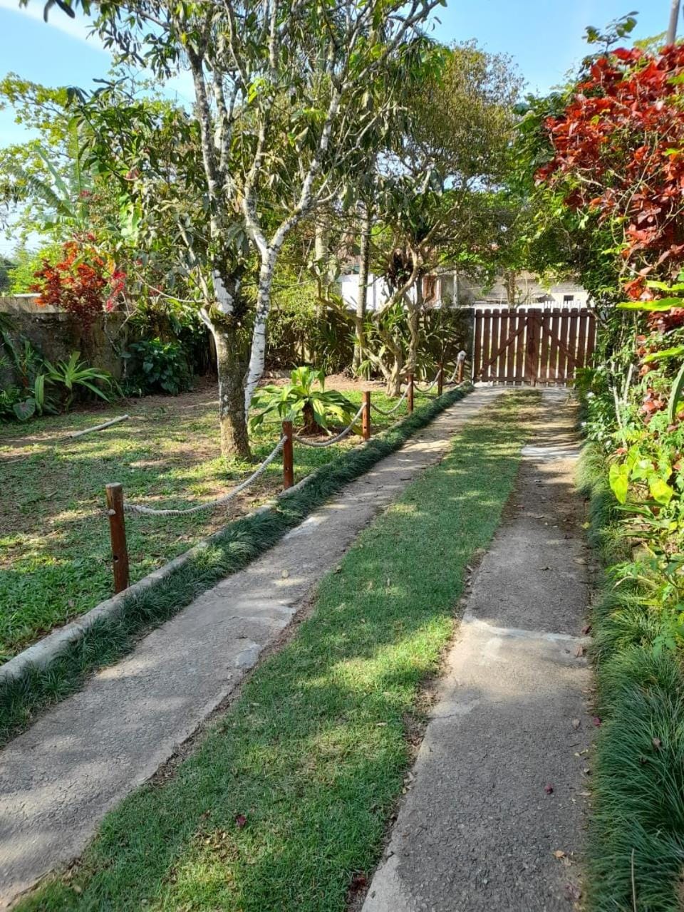 Casa no quarteirão da praia House in Peruíbe