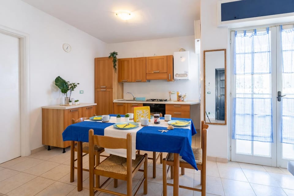 Living room, Dining area, Bedroom