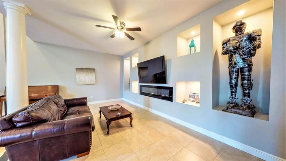 Luxe Home 5 Bedroom Villa Villa in League City