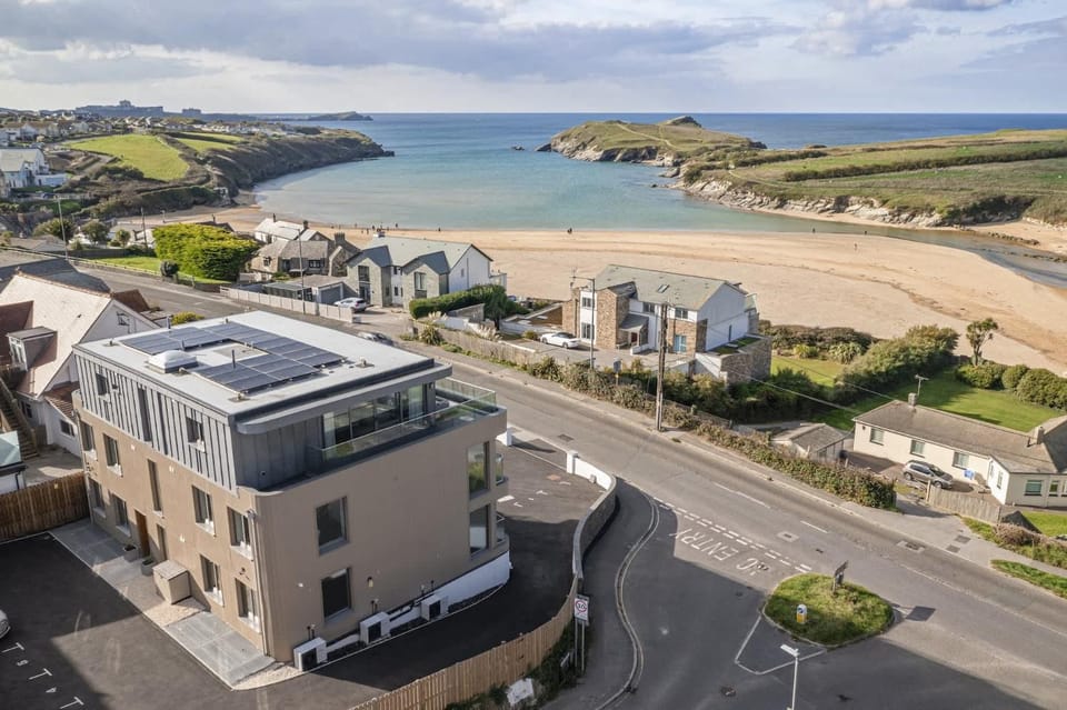 Groundfloor Apartment Opposite Beach with Parking Apartment in Newquay