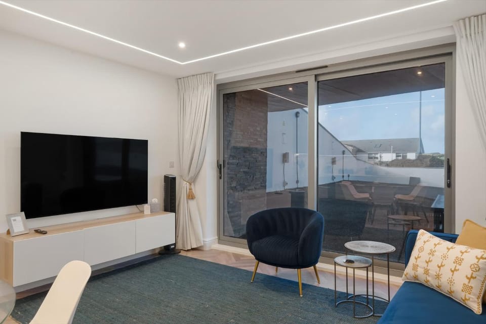 Modern Groundfloor Apartment with Private Parking Apartment in Newquay