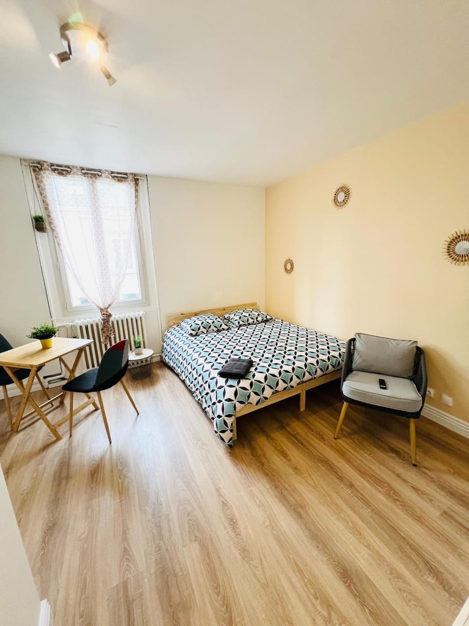 Photo of the whole room