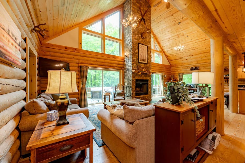 Our Neck Of The Woods House in Deep Creek Lake