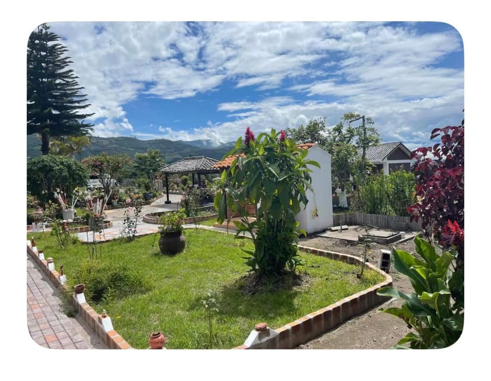 Quinta 4 esquinas cerca de Chachimbiro Country House in Imbabura Province