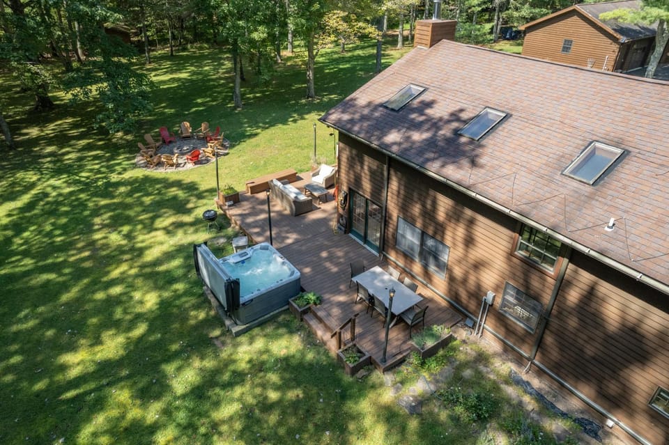 Old Moose Barn by Railey Vacations House in Deep Creek Lake