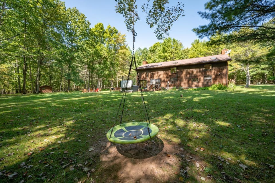 Old Moose Barn House in Deep Creek Lake