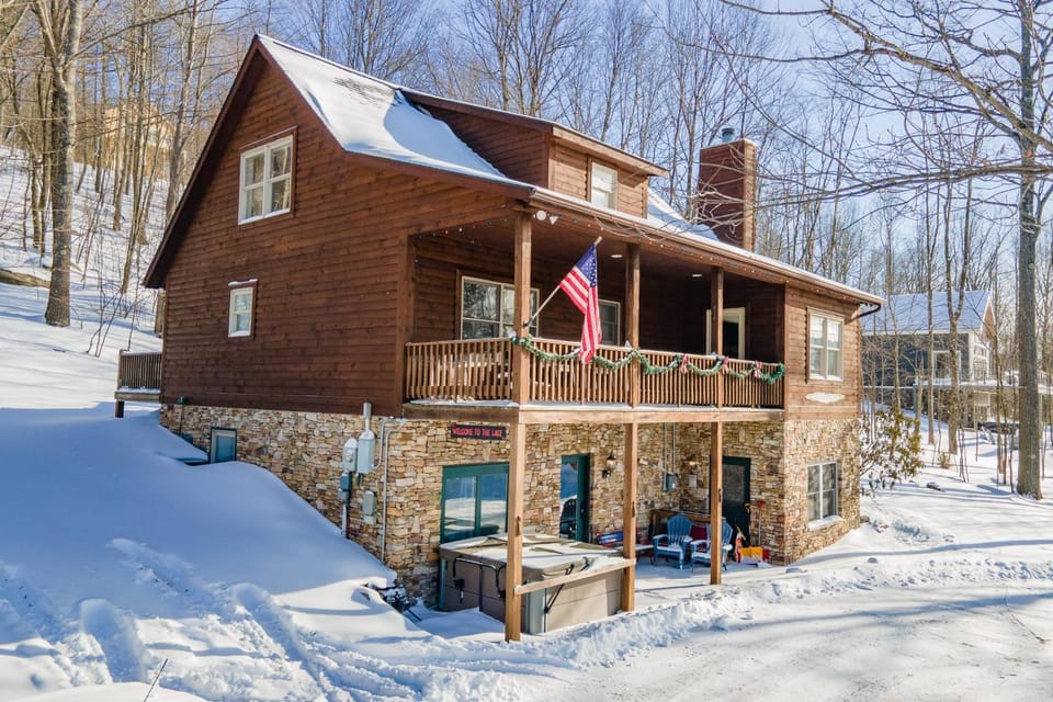 Nik-n-Hawk Lodge by Railey Vacations House in Deep Creek Lake