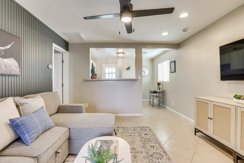 4 Mi to Dtwn PHX: Midtown Condo w/ Patio! House in Phoenix