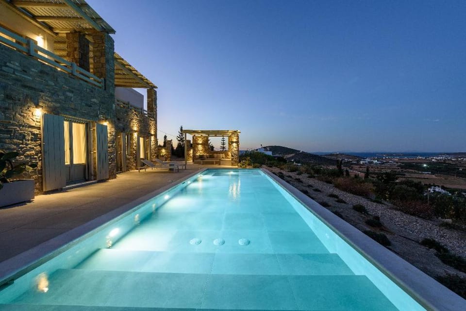 Villa Atlas, in the outskirts of Naousa Villa in Paros, Greece